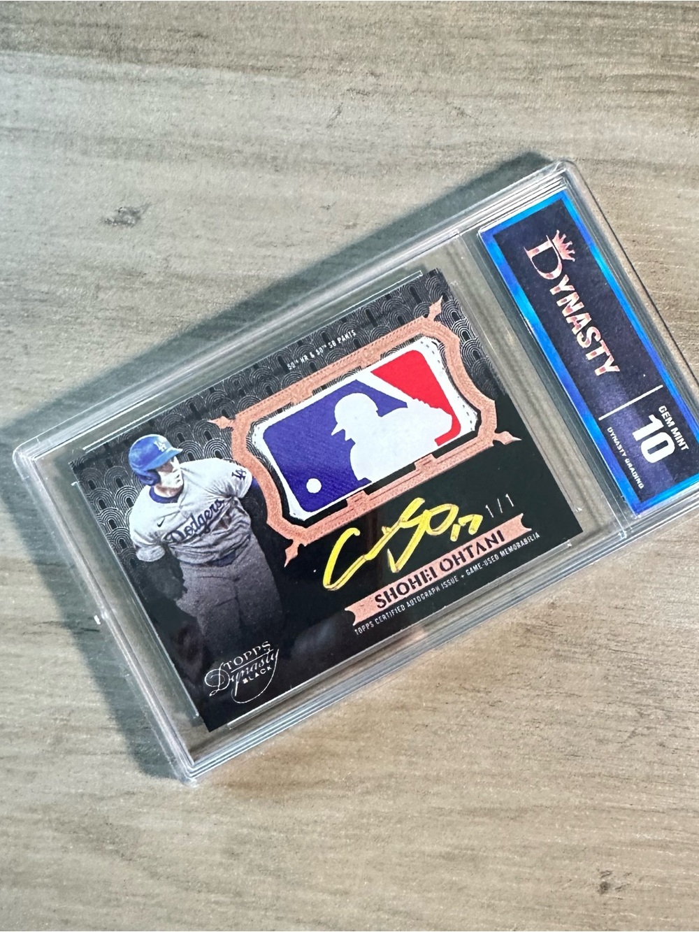 Shohei Ohtani Signed 2024 Topps Gem Mint 10 Dynasty Black Autograph Novelty Card - Picture 2 of 3